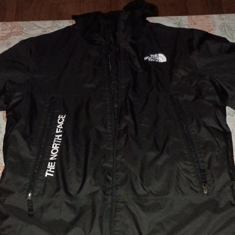 The North Face Youth Performance Jacket in Black Size XL 14-16 Great Winter Coat